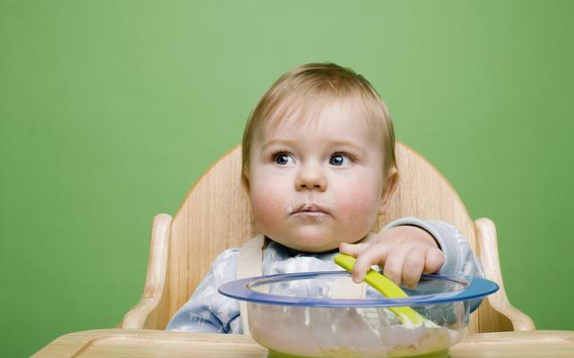 五个月宝宝可以吃辅食吗？全面解读宝宝辅食引入的时机与注意事项